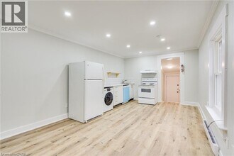 Building Photo - 33 Albion St