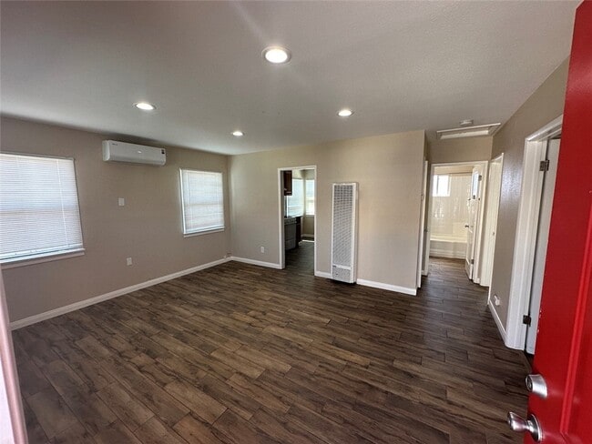 Building Photo - 936 W Foothill Blvd