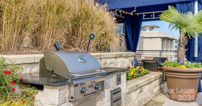 Foto del edificio - 125 W Tremont Ave