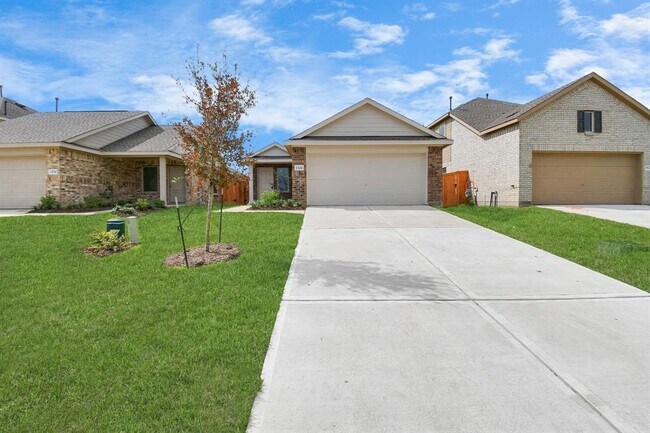 Building Photo - 1615 Windrose Bnd