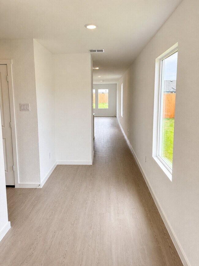 Foto del edificio - 427 Bower Dr