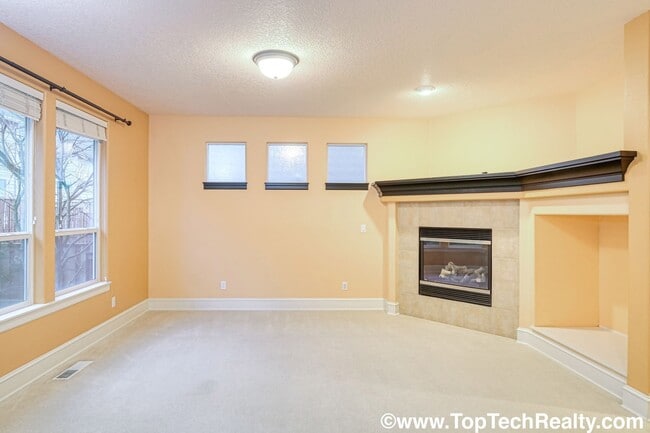 Building Photo - BAUER HIGHLAND 4 Bedroom 2.5 Bath Home w/ ...