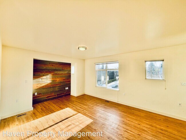 Building Photo - 2 br, 2 bath House - 2216 E Mercer St   B