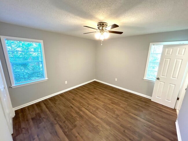 Building Photo - 3876 Windy Ave