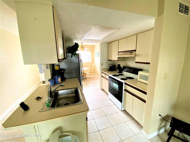 Foto del edificio - 121 Ocean Park Ln
