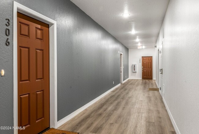 Photo - 207 S Beaver St Townhome