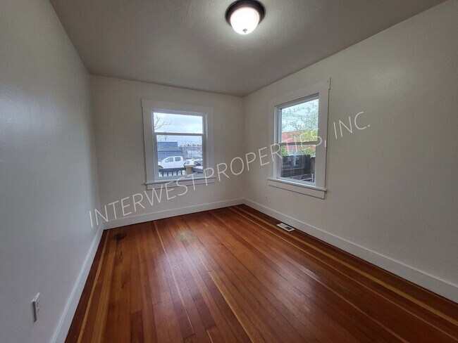 Foto del edificio - 329 SE 79th Ave