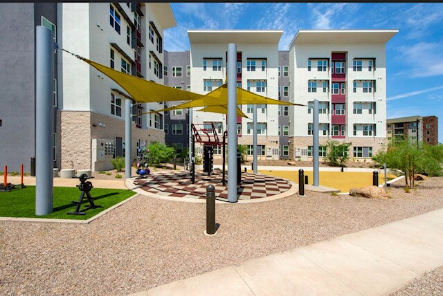 Building Photo - 920 S Terrace Rd