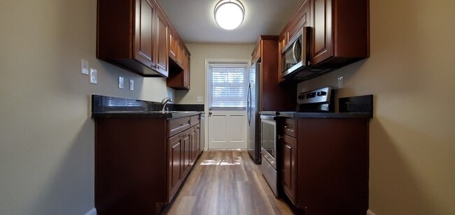 Interior Photo - 340 5th Ave