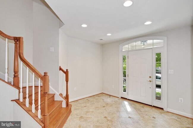 Building Photo - 24905 Earlsford Dr
