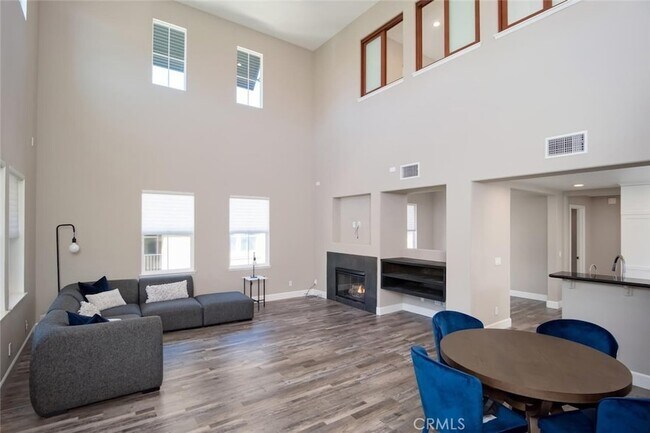 Building Photo - 33 Gingerwood
