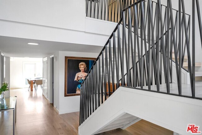 Foto del edificio - 2324 Banyan Dr