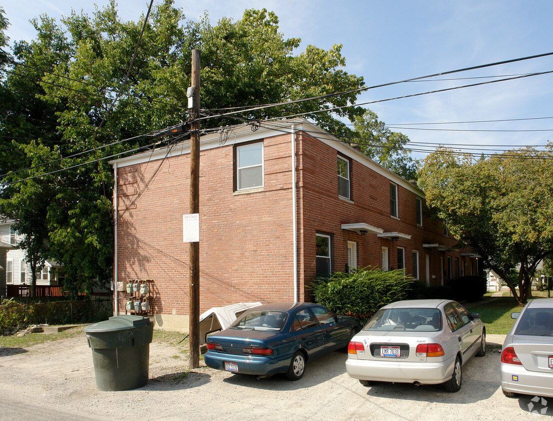 Foto del edificio - 2350 Glenmawr Ave