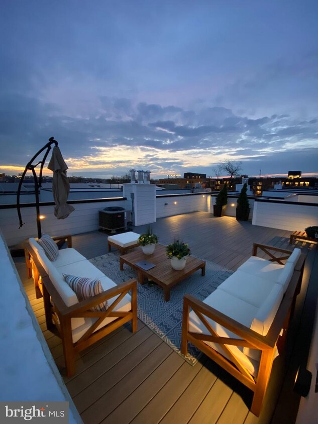 Foto principal - 721 Kenyon St NW
