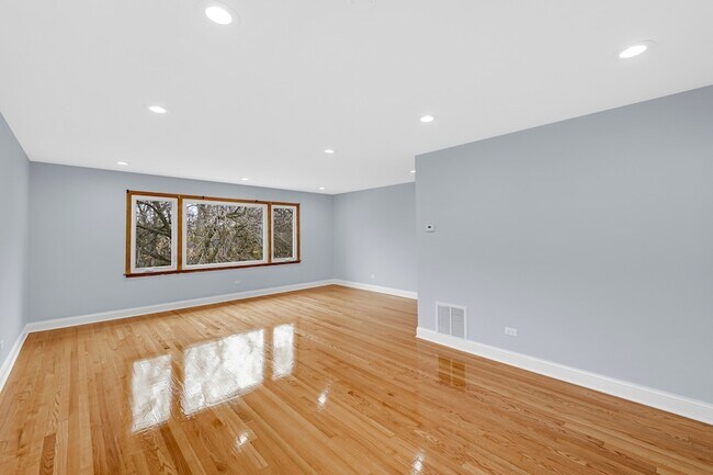 Foto del edificio - 5740 N Lowell Ave