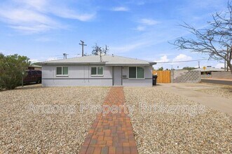 Building Photo - 3302 W Solano Dr S