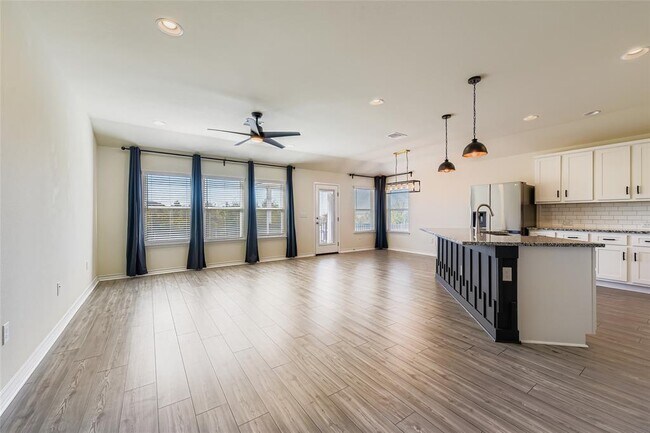 Building Photo - 17205 Adoro Dr