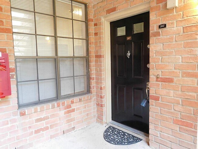 Foto del edificio - 2255 Braeswood Park Dr