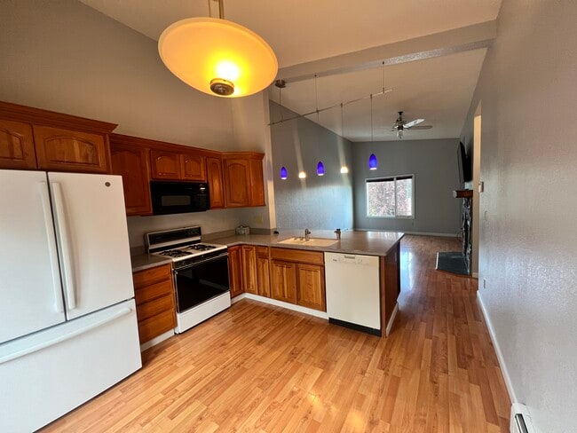 Building Photo - 3924 Cosmos Dr