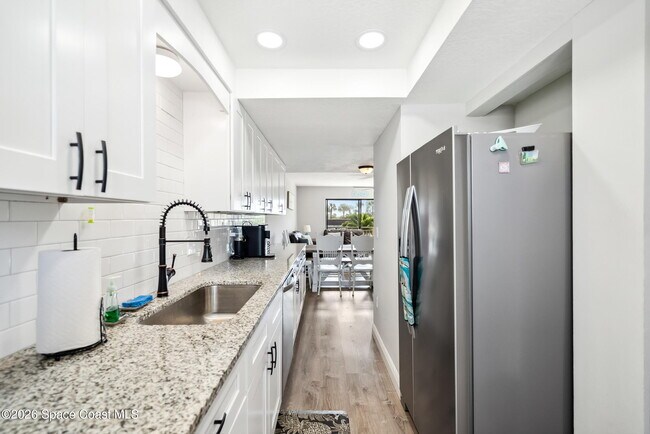 Foto del edificio - 180 Paradise Blvd