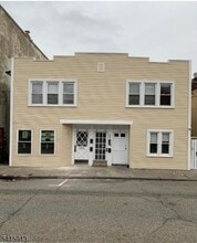 Building Photo - 107 Mechanic St