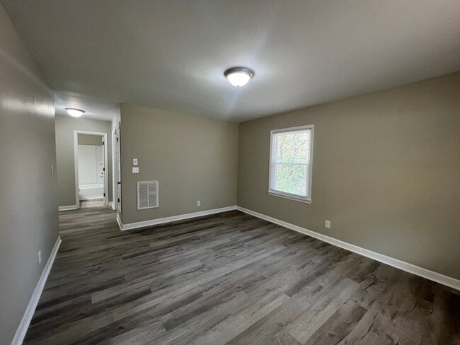 Building Photo - RENOVATED 3 Bd 1 Ba Home In University Park