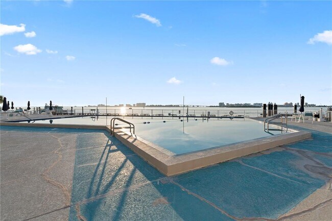 Foto del edificio - 100 Pierce St