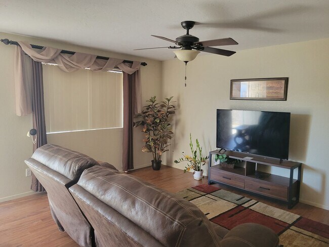 Foto del edificio - Long Term Furnished Home