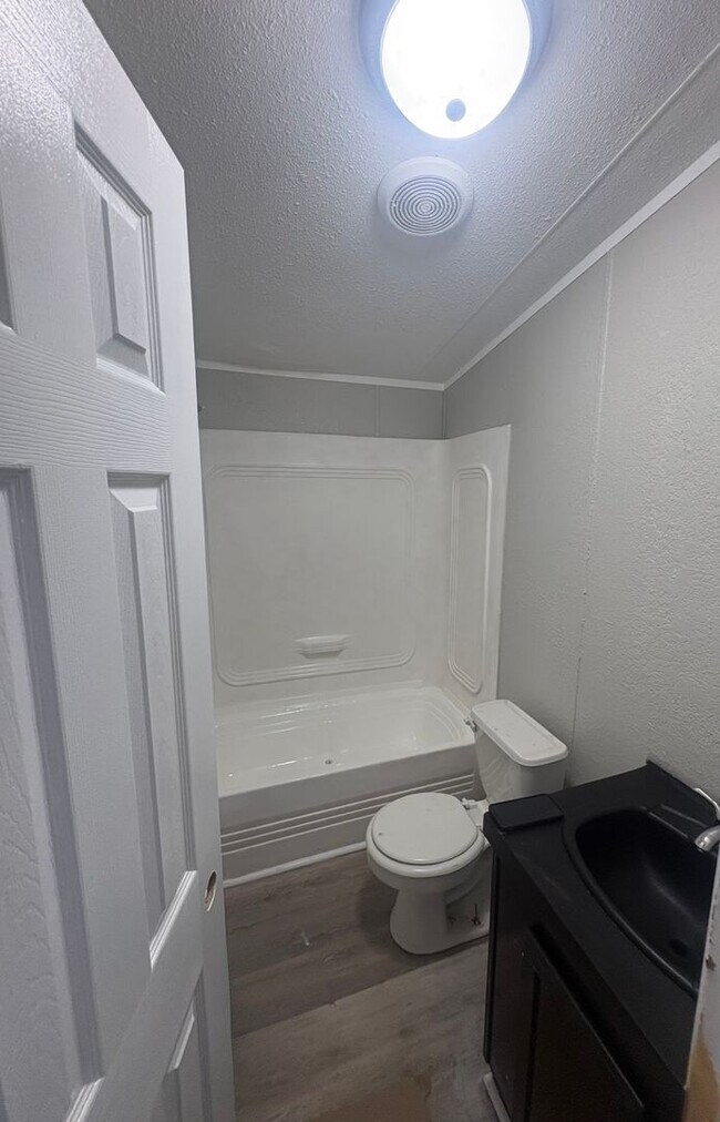 Foto del edificio - 4 Bed/2 Bath Mobile Home
