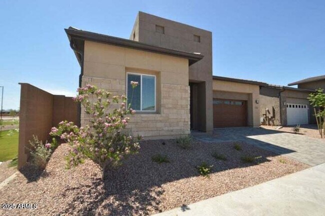Building Photo - 9320 S 55th Pl