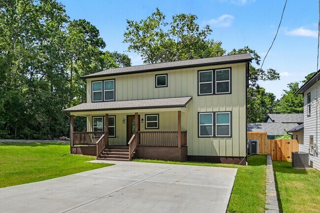 Building Photo - 116 Sun City Ln