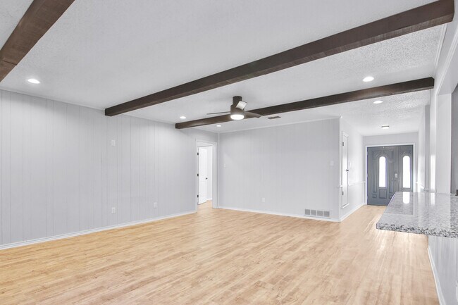 Building Photo - 6907 Avenue W