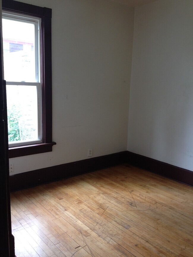 Building Photo - 3167 N Holton St