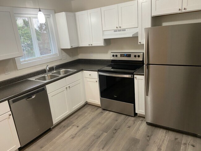 Foto del edificio - 482 W Willis Landing Rd