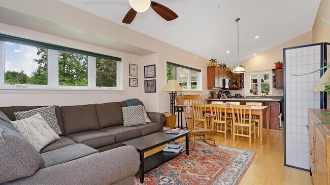 Foto del edificio - 500 Little Lake Dr