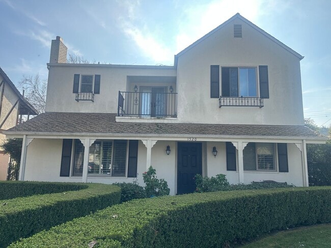 Foto del edificio - 4 Bedroom 3 Bathroom Land Park Home