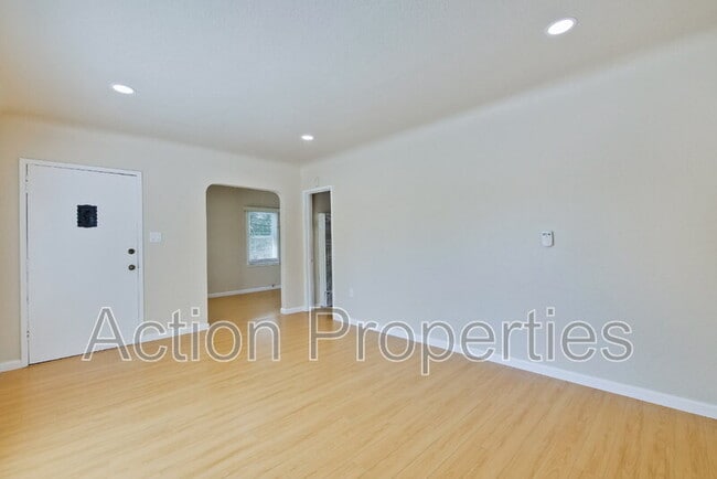 Building Photo - 171 N Frances St