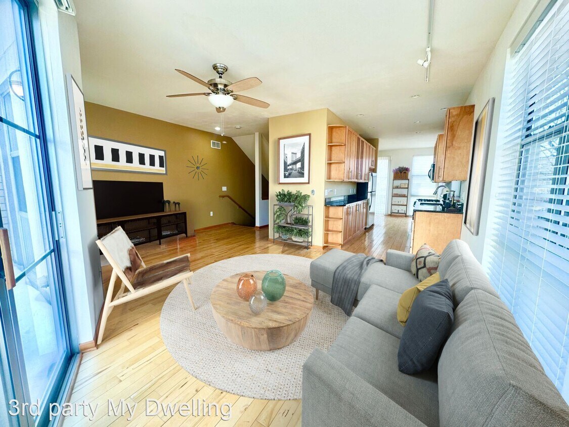 Primary Photo - 2 br, 2.5 bath House - 2102 N Commerce St