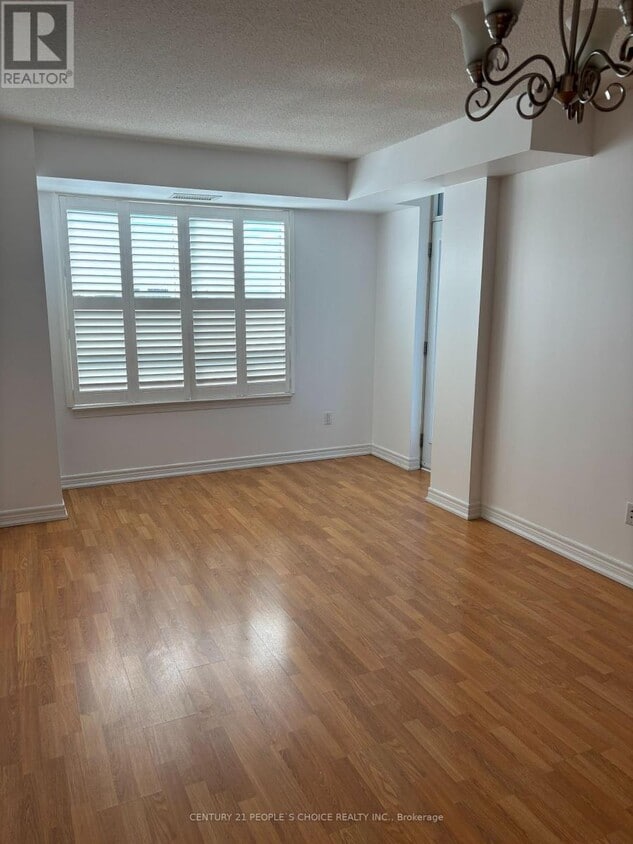 Primary Photo - 2772 Keele St