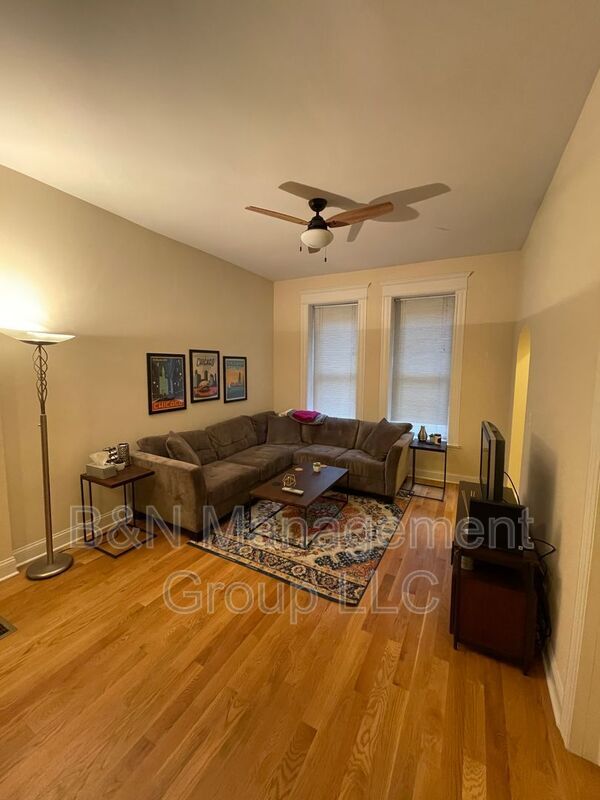 Building Photo - 2337 N Janssen Ave