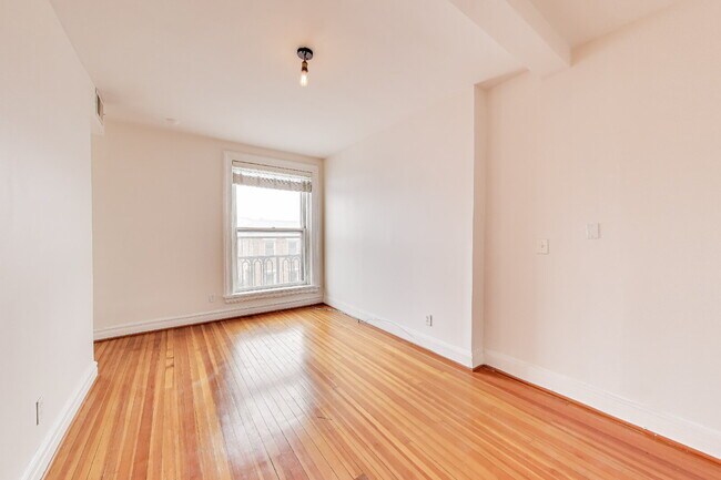 Foto del edificio - Modern comfort and classic charm!