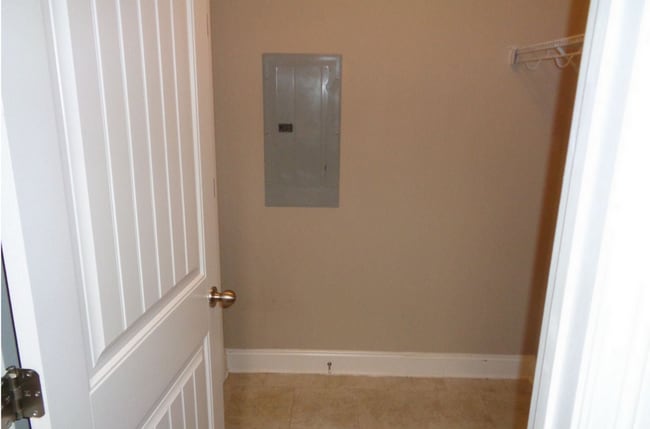 Building Photo - 422 Walker Cir