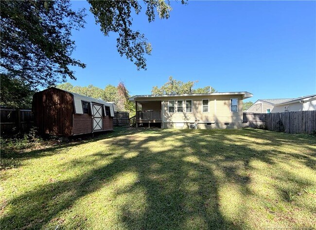 Foto del edificio - 931 Fleetwood Dr