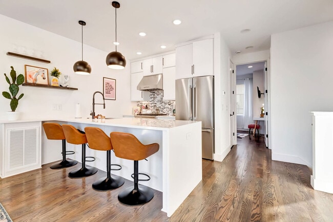 Foto del edificio - 1313 Baptist World Center Dr