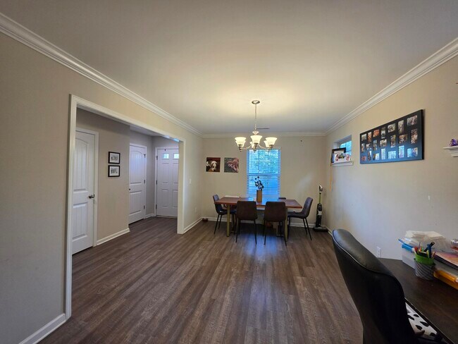 Building Photo - 147 Niblick Dr