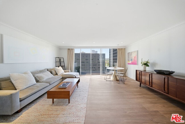 Building Photo - 2160 Century Pk E