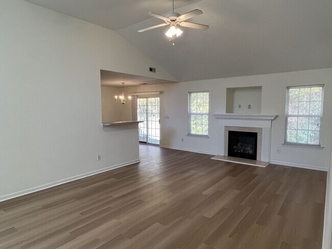 Building Photo - 3 Bed Ranch Home in East Charlotte