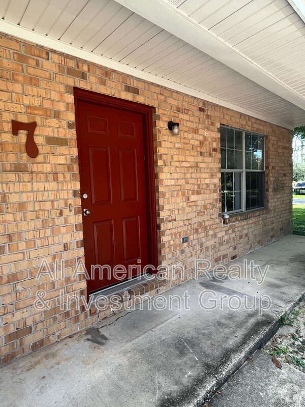Building Photo - 939 Tanager Rd