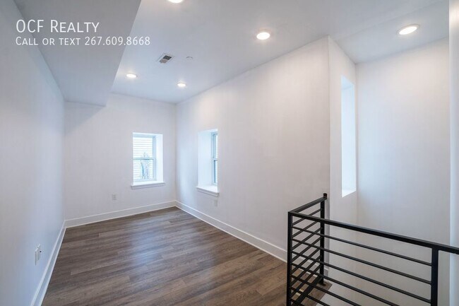 Foto del edificio - 2444 Frankford Ave