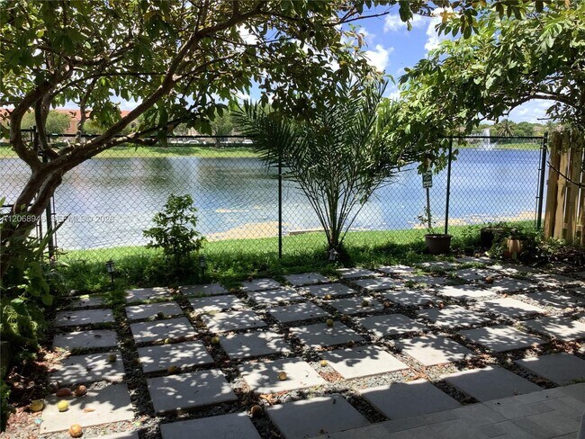 Foto del edificio - 7050 SW 164th Ct